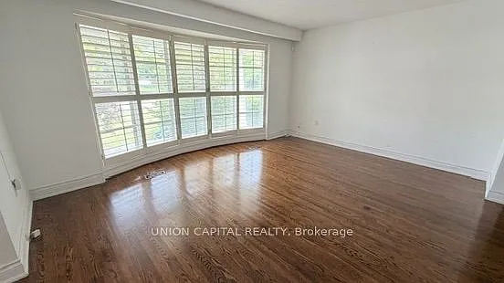465 Hounslow Ave — Photo 13