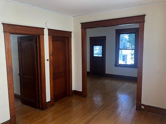 4th image of 44 Southern Blvd Floor 2