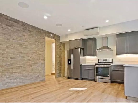 3rd image of 1662 Lucile Ave #1662.5
