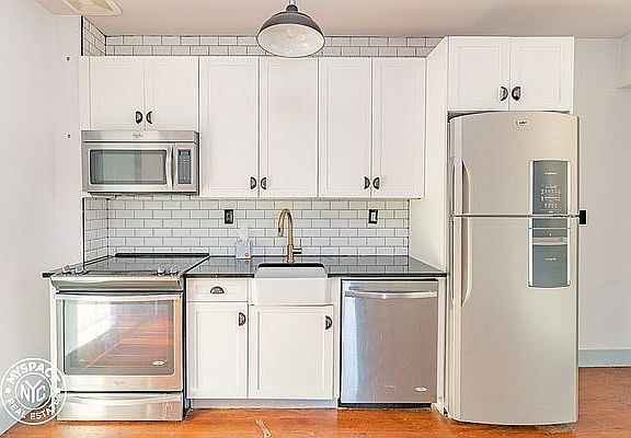 4th image of 11 Brooklyn Ave #3C