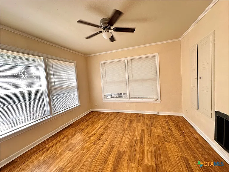 1010 Academy St — Photo 10