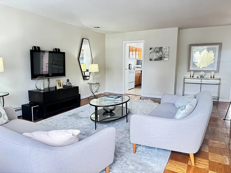 18 Regency Manor Dr — Photo 15