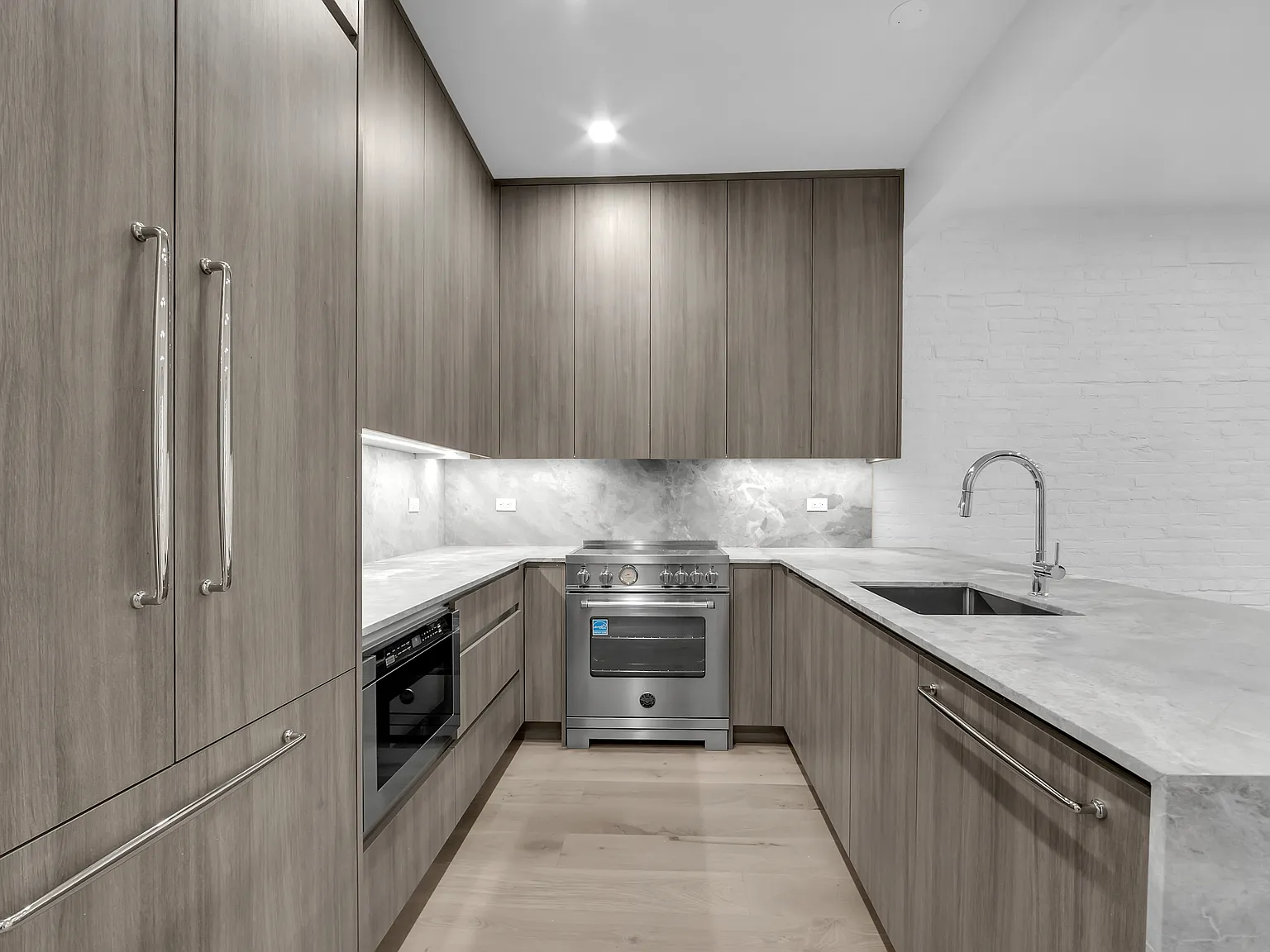 140 Summit Street — Photo 2