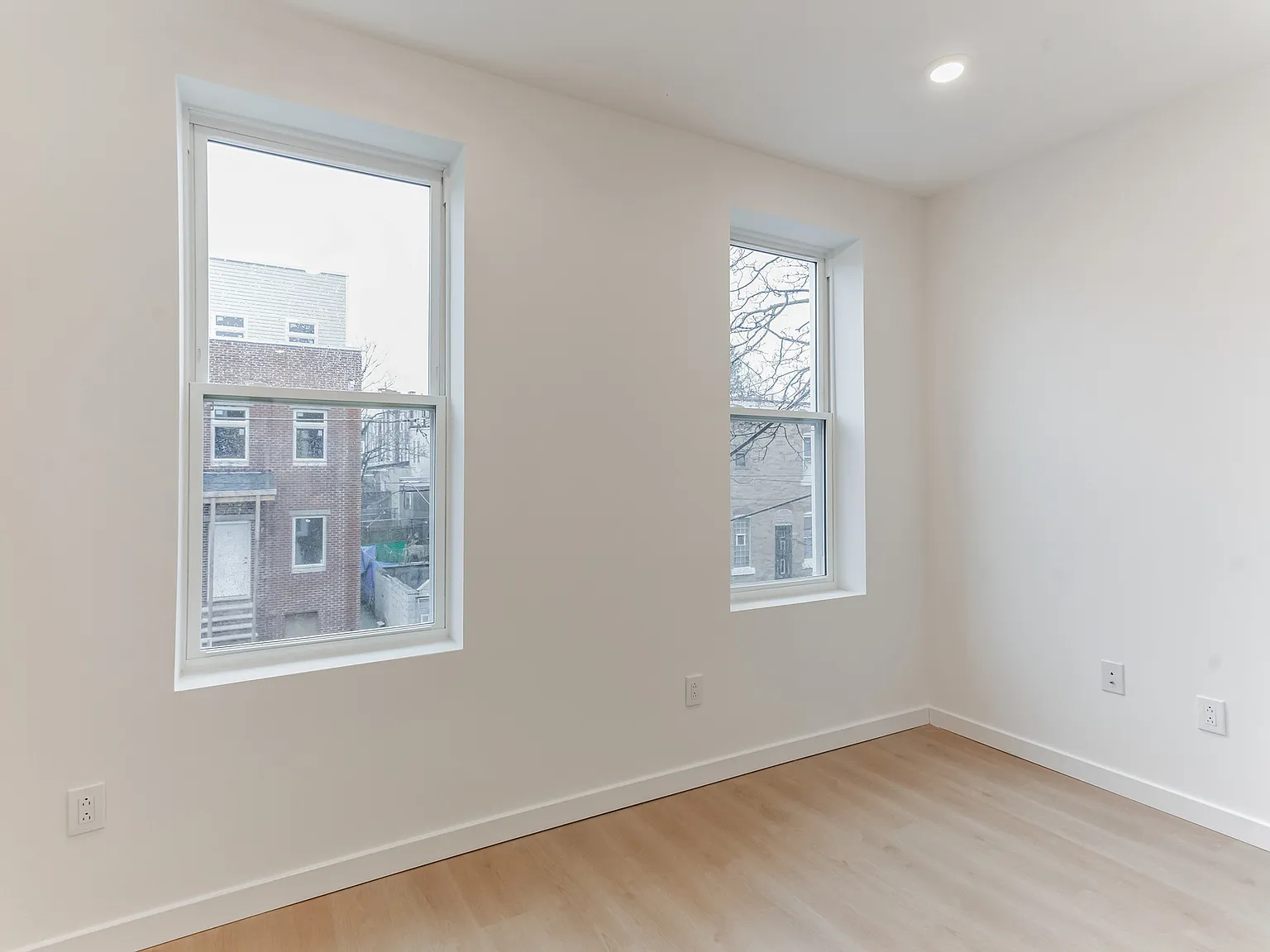 4 bed, 1230 sqft, $1,895 — Photo 3
