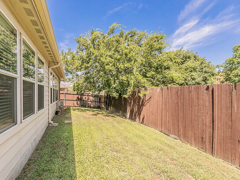 4521 Sheldon Trl — Photo 33