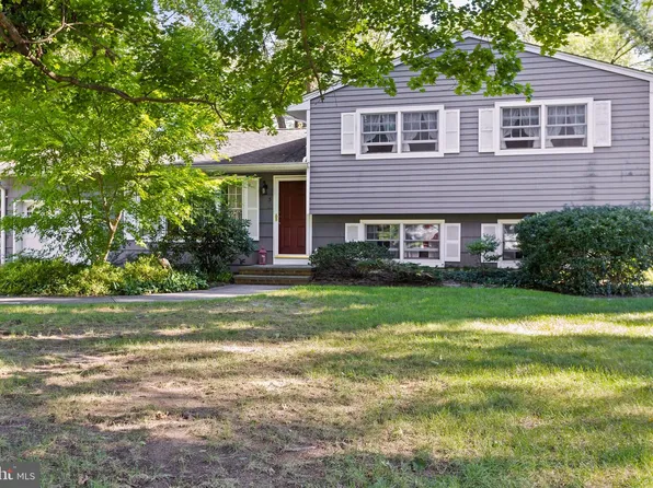 5 Ziff Ln, Princeton Junction, NJ 08550