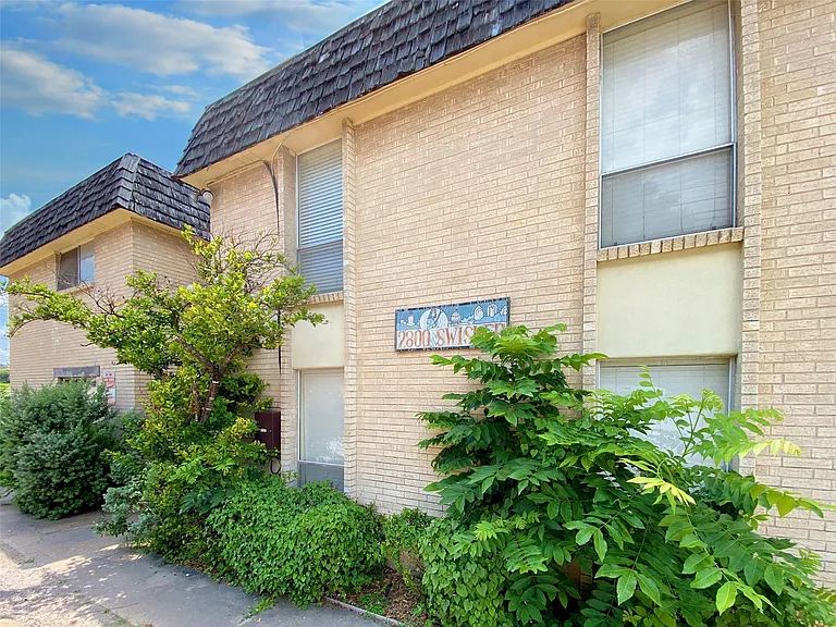 2800 Swisher St #116 — Photo 12