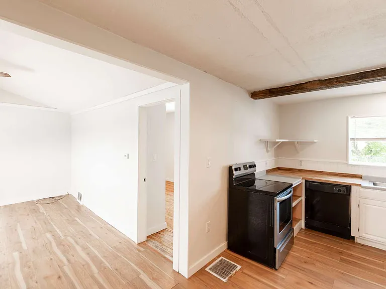 90 Roak St — Photo 14