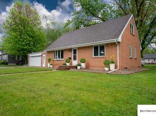 935 16th St NE, Mason City, IA 50401