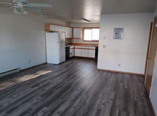 2820 Baker Dr APT 4, Cody, WY 82414