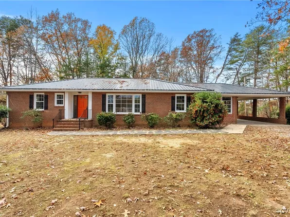 2451 Cumberland Rd, Farmville, VA 23901