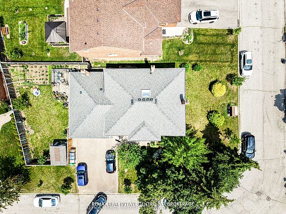 5th image of 4449 Idlewilde Cres