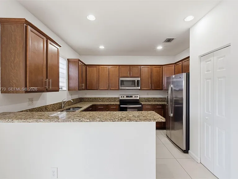 8820 NW 103rd Ave — Photo 11