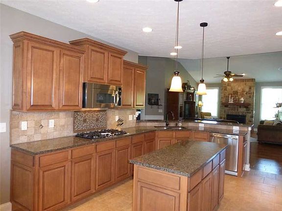 4th image of 17017 Bluestone Dr