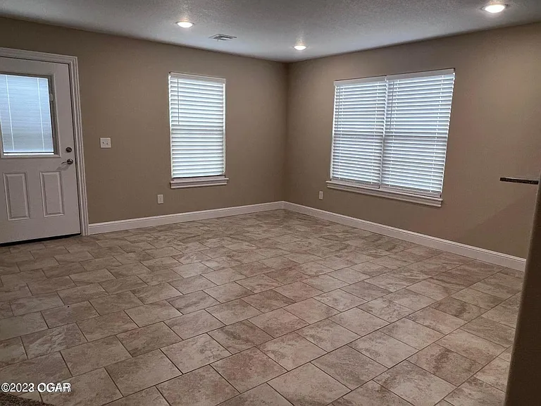 2511 Murphy Ave — Photo 15