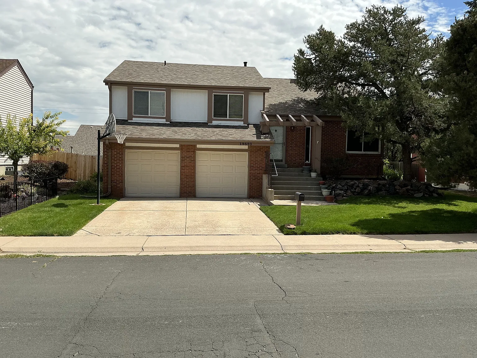 4 bed, 2478 sqft, $3,000 — Photo 1