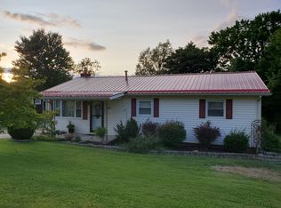 225 E Maple Ave, Fayetteville, WV 25840