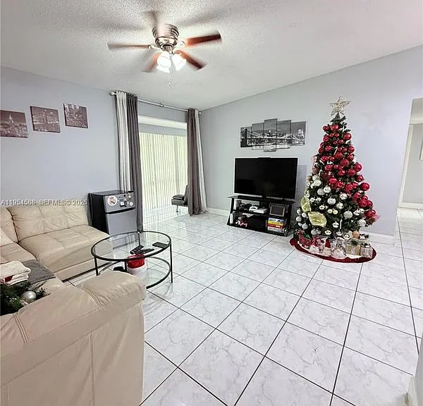 9729 Hammocks Blvd #203E — Photo 2