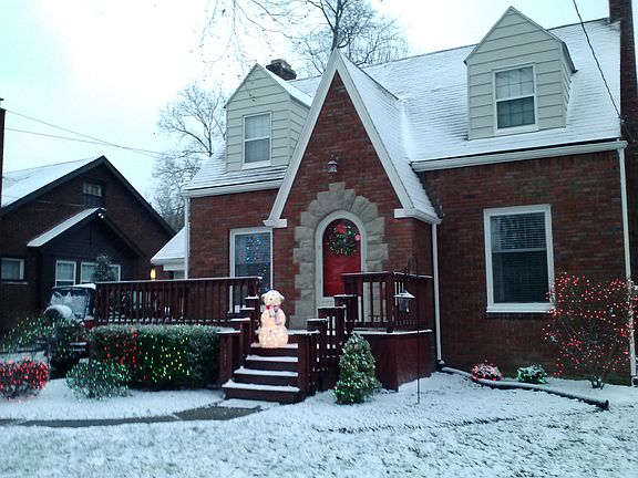 5th image of 243 Brookfield Ave
