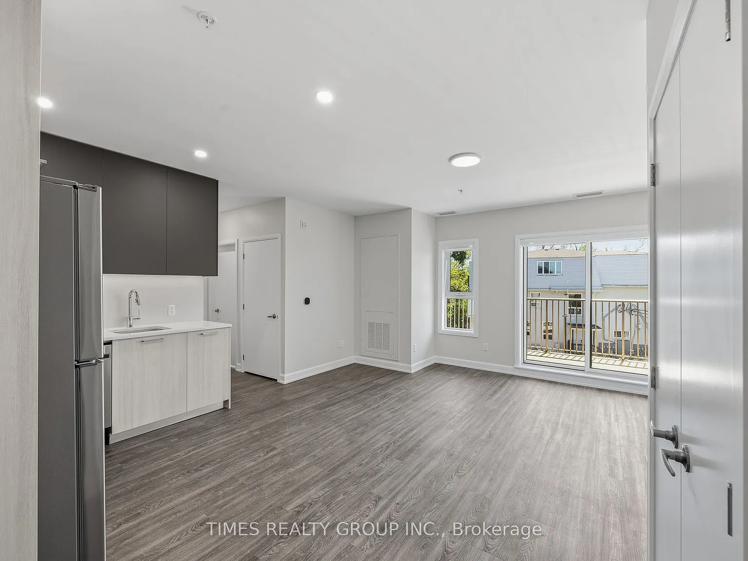 2 bed, $2,200 — Photo 2