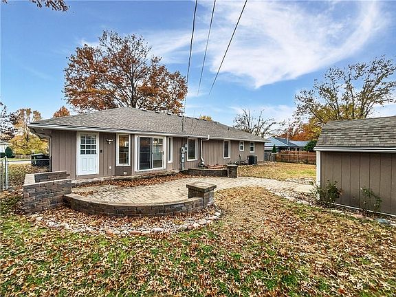 5th image of 2200 Meadowlark Dr