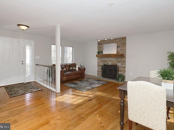 5th image of 10917 Adare Dr