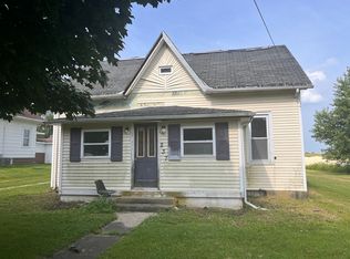 237 N Main St, Roberts, IL 60962