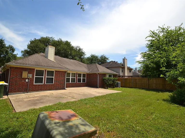 2818 Russett Pl W — Photo 21