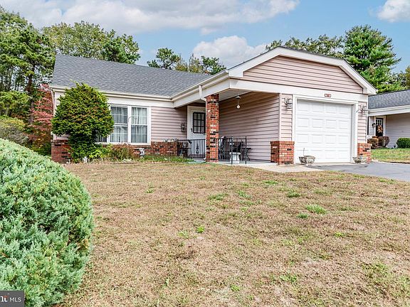 3rd image of 69 Buckingham Dr