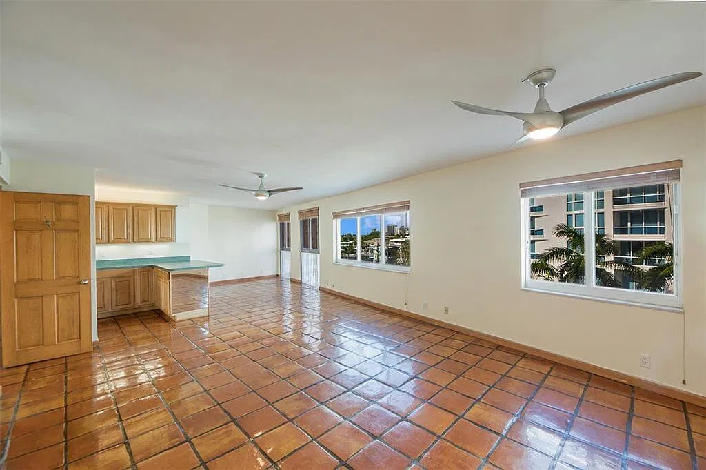 720 Bayshore Dr — Photo 4