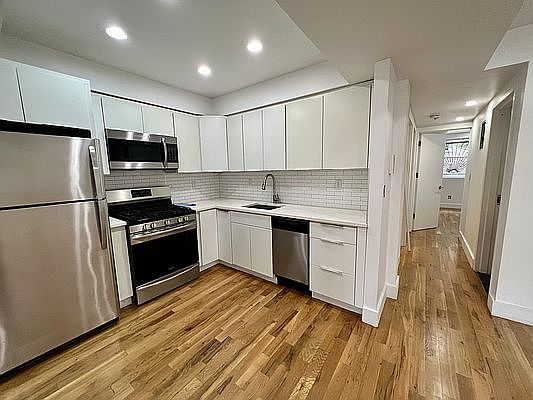 5th image of 225 Mac Dougal St #1