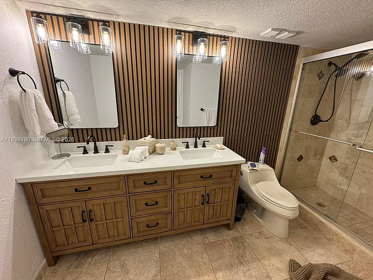 3600 Mystic Pointe Dr #910 — Photo 19