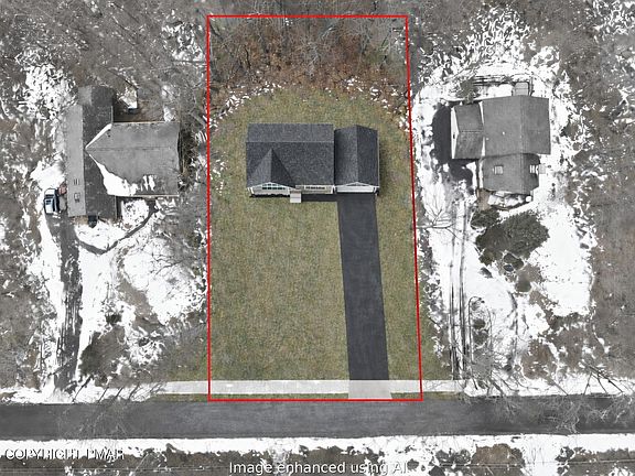 5th image of 37 Lyman Ln