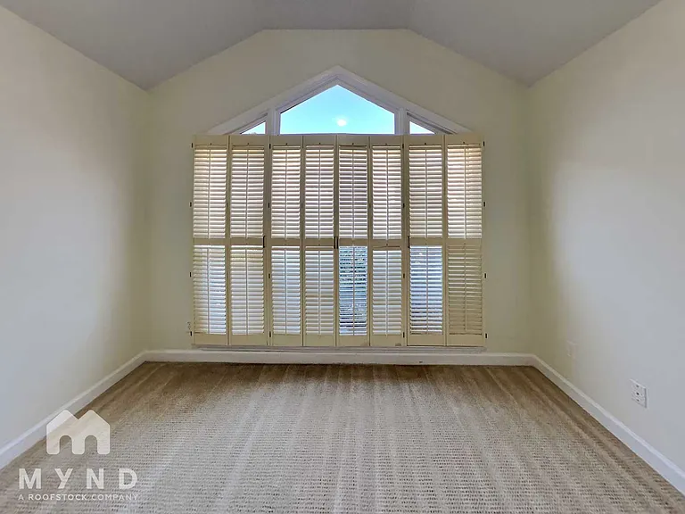 4601 Lake Village Dr — Photo 17