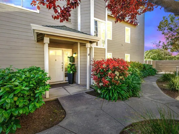 366 Treasure Island Dr, Belmont, CA 94002