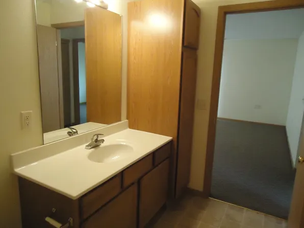 1080 East 20th Street, 1080 20th St #A04, Crete, NE 68333