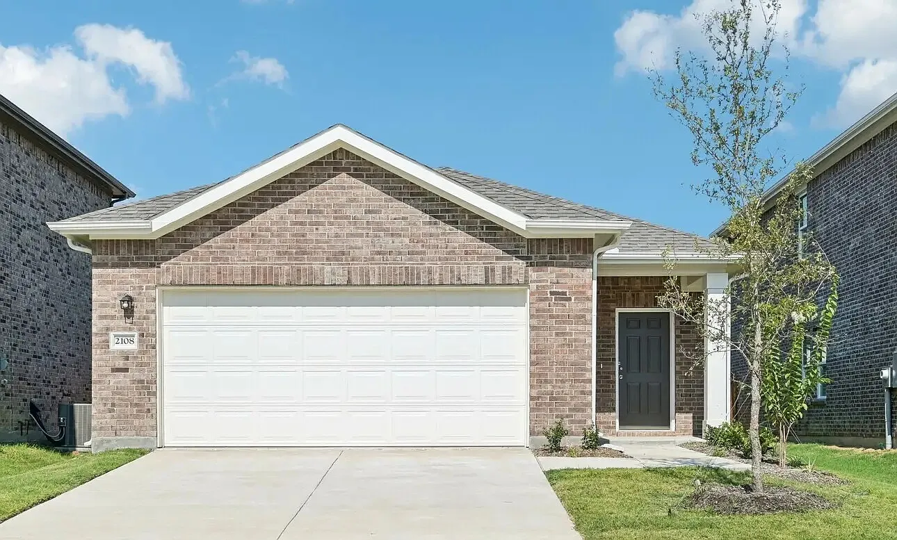 3 bed, 1412 sqft, $2,200 — Photo 1