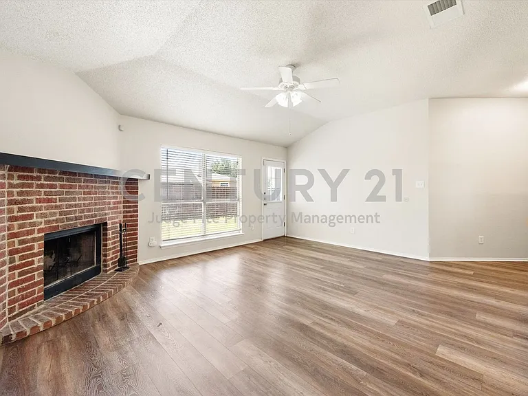 1529 Bluewater Dr — Photo 16