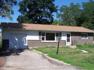 3412 Hilltop Dr, Wonder Lake, IL 60097