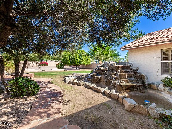 3rd image of 1670 W SPRINGFIELD Way