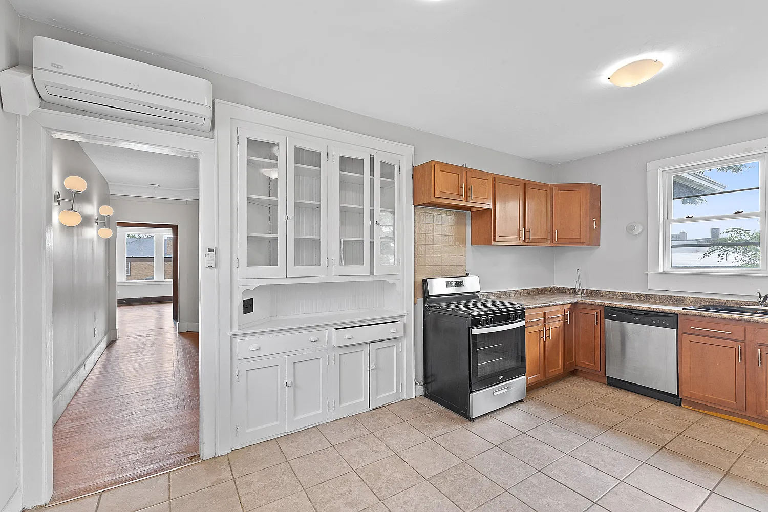 3 bed, 1500 sqft, $1,700 — Photo 3