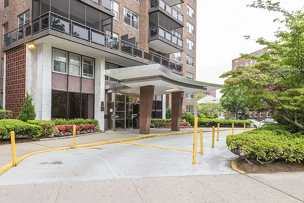 Sold by SBNY RE | media 25