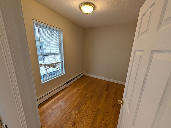 5th image of 107 Library St APT 1