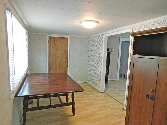 4th image of 306 Sims Dr #6