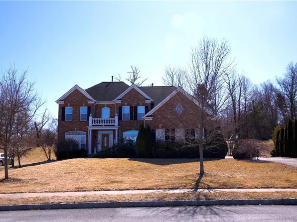 1801 Sycamore Dr, Quakertown, PA 18951