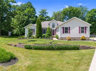 7518 Fantail Dr, Northfield, OH 44067