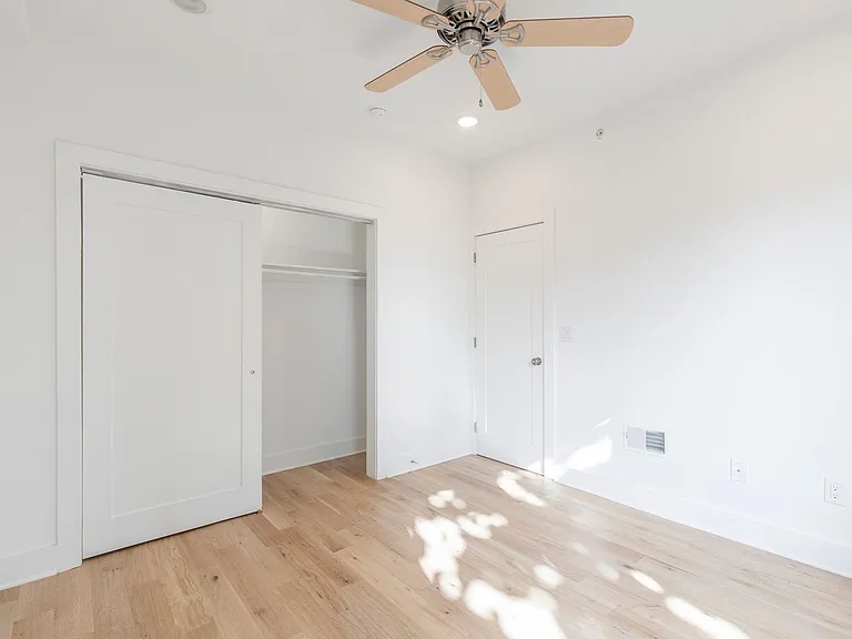2412 Master St — Photo 6