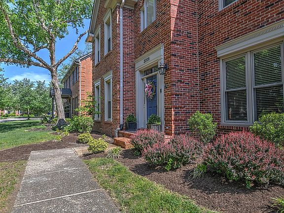 3rd image of 2208 Cascade Way