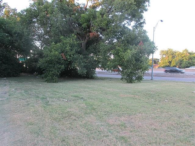 2nd image of 709 E Arlington Ave