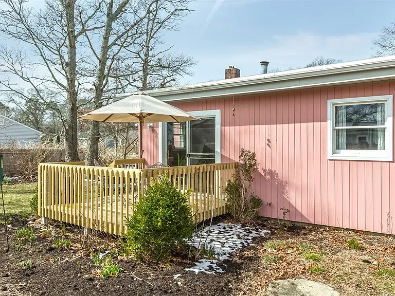 128 Royal Ave — Photo 6
